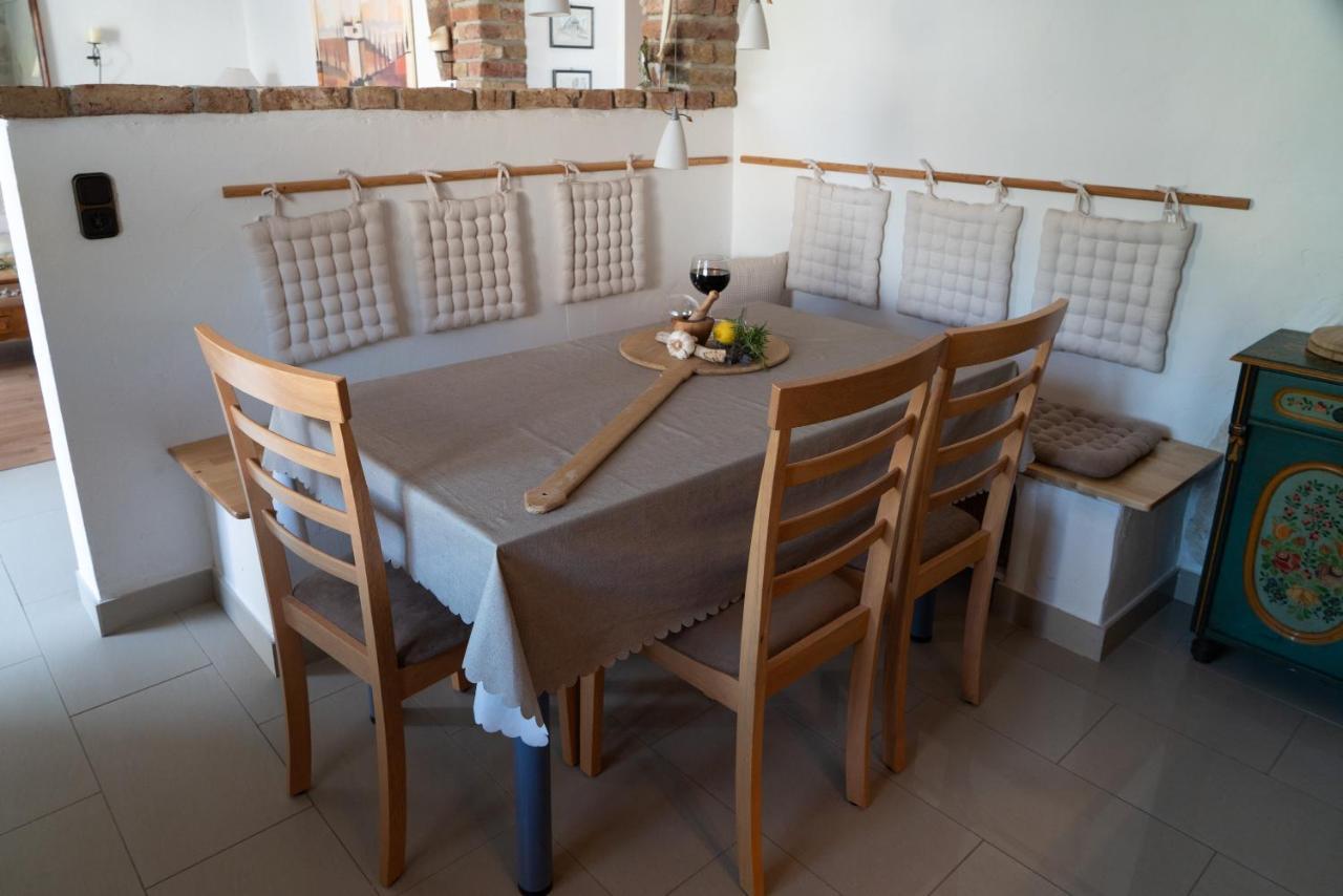 Ferienwohnungen VI La Mare With Heated Pool Zadar Zewnętrze zdjęcie