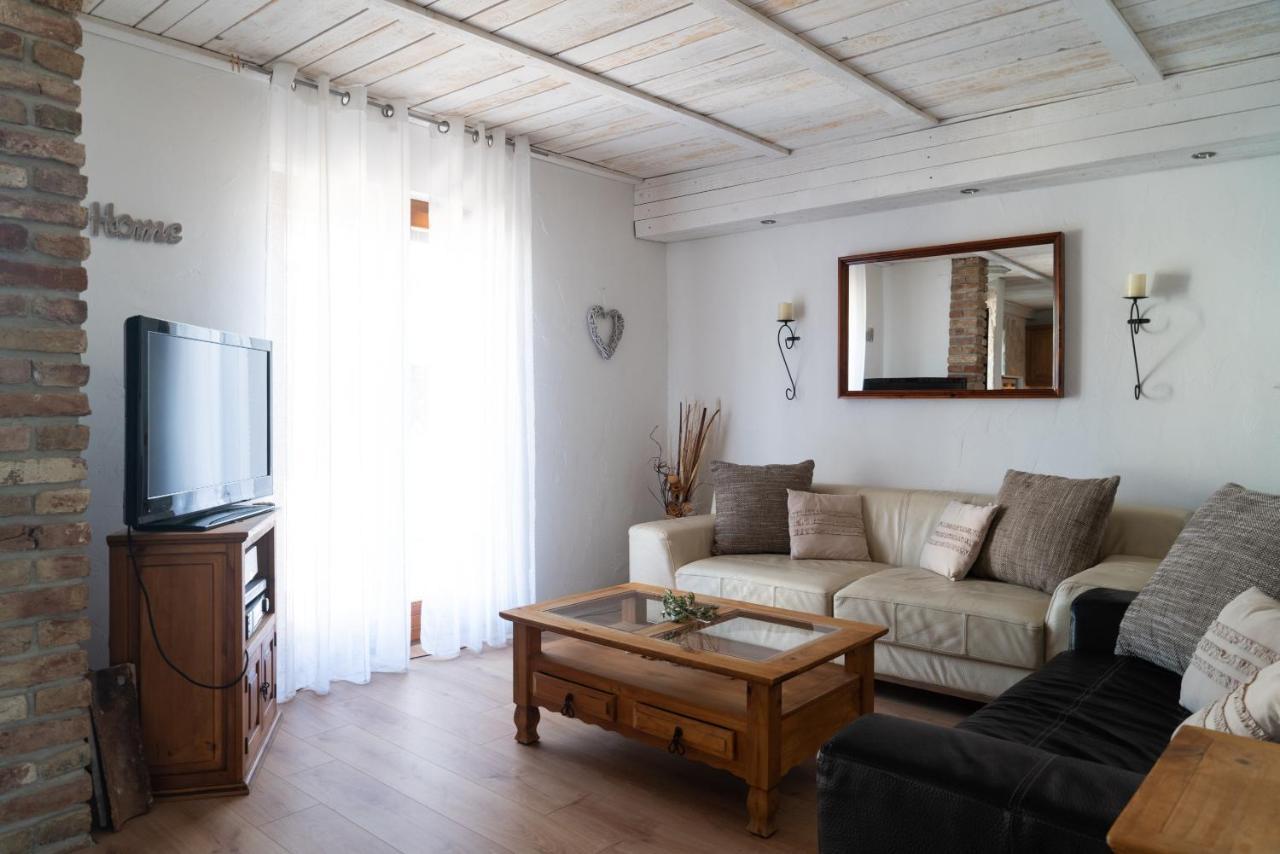 Ferienwohnungen VI La Mare With Heated Pool Zadar Zewnętrze zdjęcie