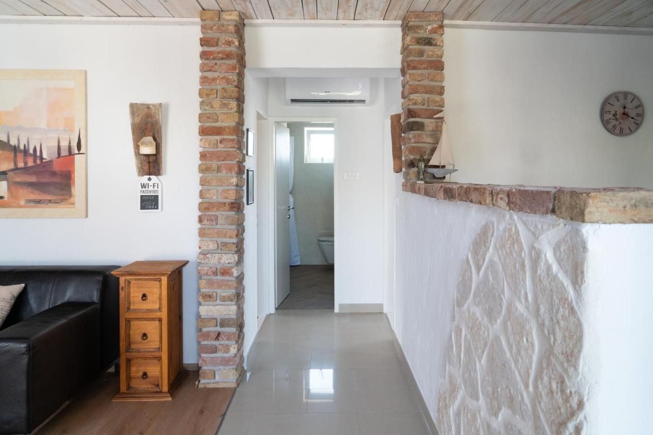 Ferienwohnungen VI La Mare With Heated Pool Zadar Zewnętrze zdjęcie