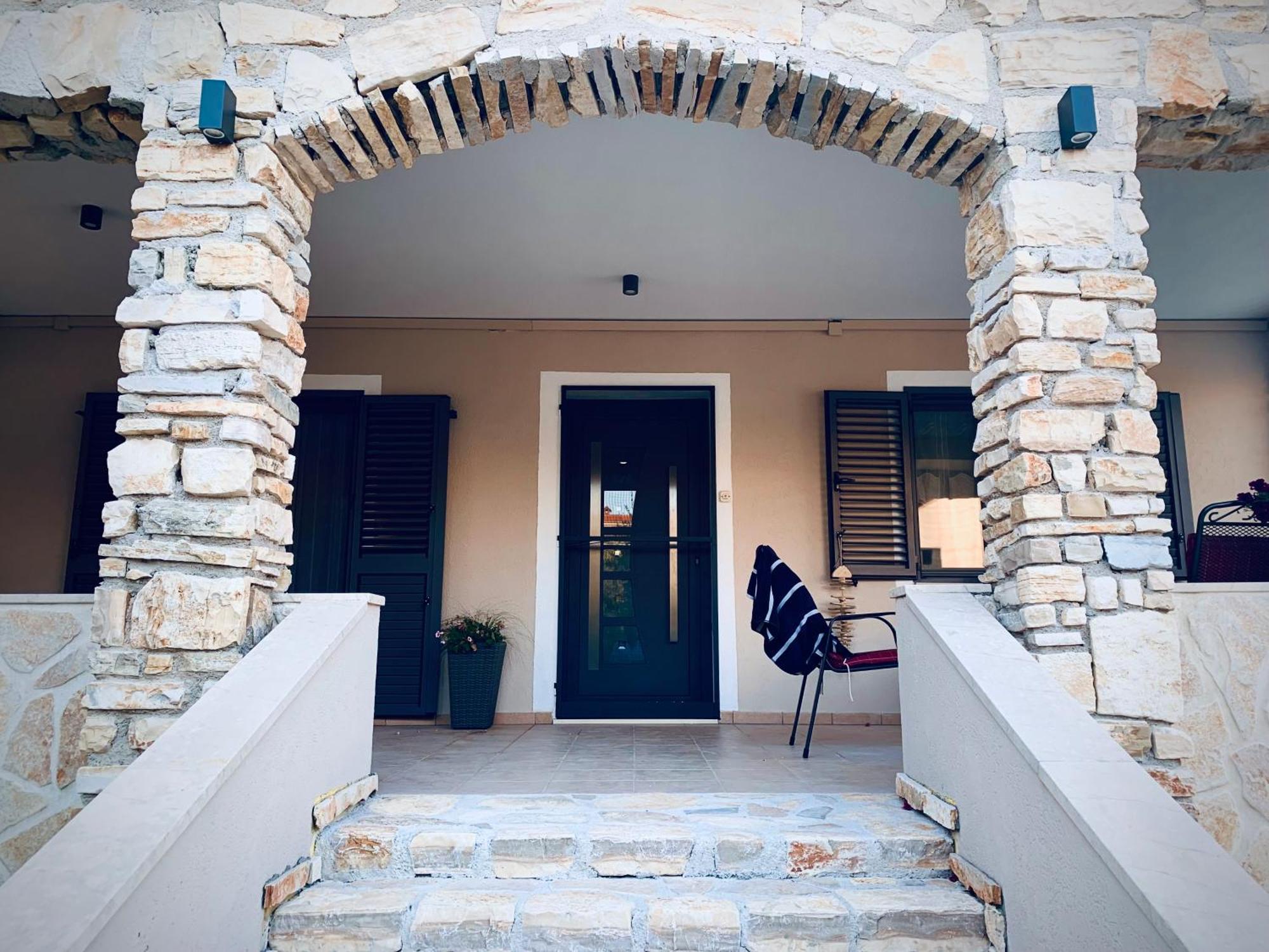 Ferienwohnungen VI La Mare With Heated Pool Zadar Zewnętrze zdjęcie