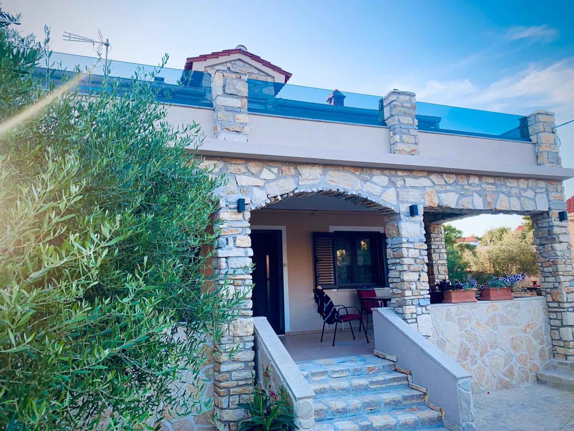 Ferienwohnungen VI La Mare With Heated Pool Zadar Zewnętrze zdjęcie